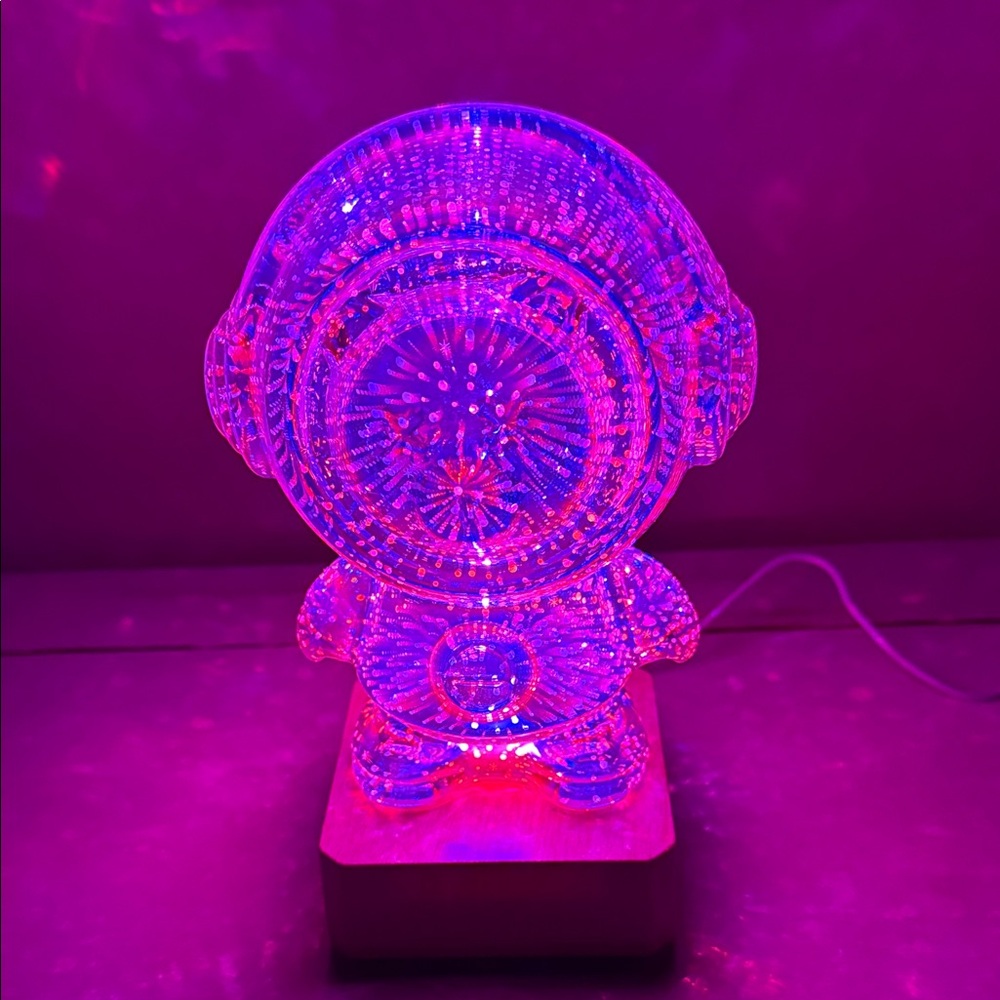 LED Spaceman Light - Picture 4 of 6